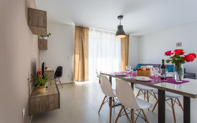 Apartment with Sea View image 2