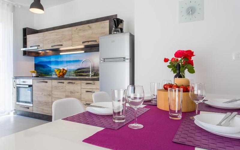 Apartment with Sea View image 3