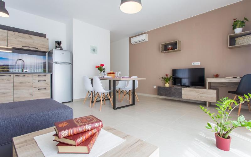 Apartment with Sea View image 4