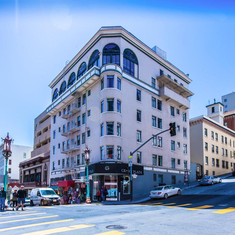 Grant Plaza Hotel - image 1