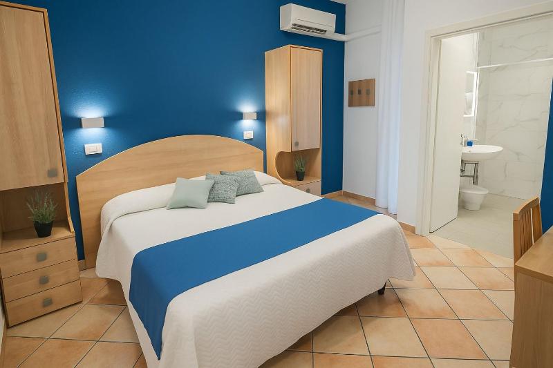 Double or Twin Room image 3