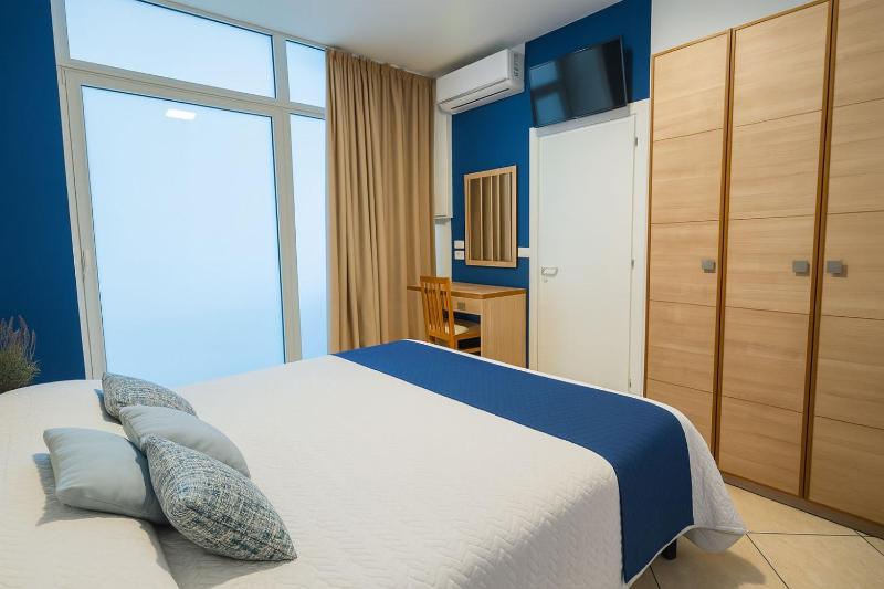 Triple Room image 3