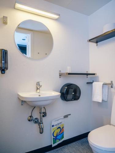 Quadruple Room image 1