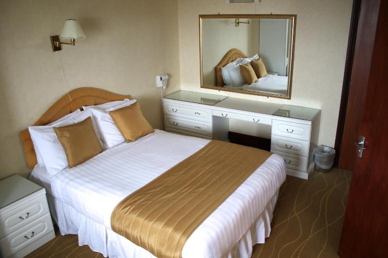 Double Room image 3