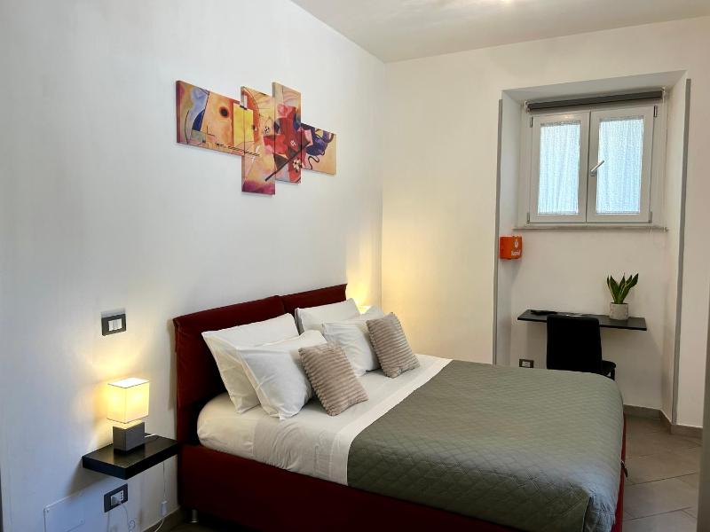 Studio Apartment image 4