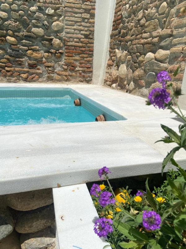 Studio Apartment image 3