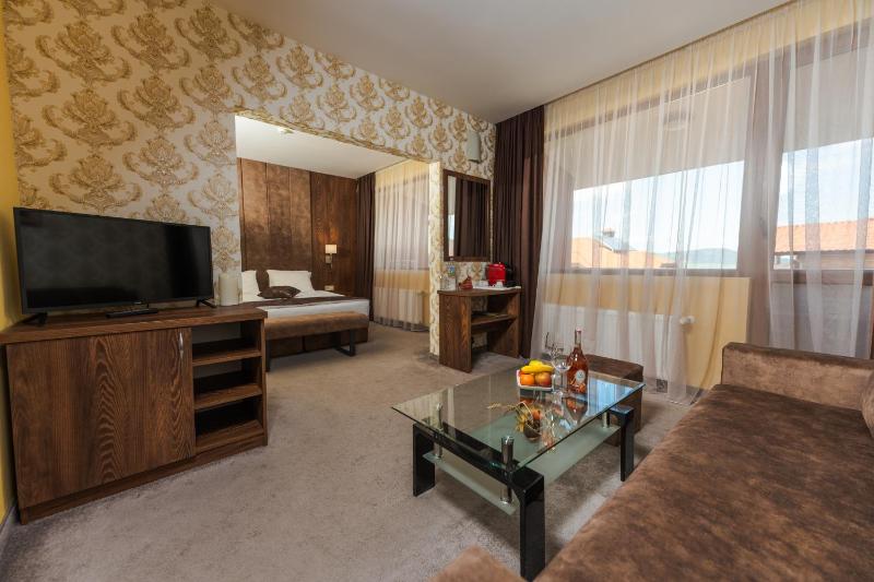 Junior Suite with Balcony image 1
