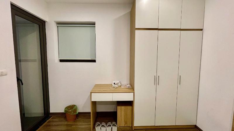 Era Apartment Khuc Thua Du - image 2