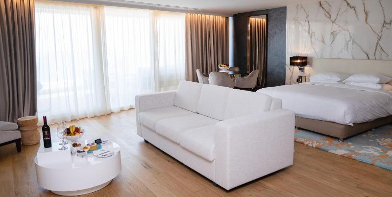 Spa Suite with Balcony and Sea View image 1