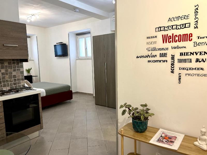 Studio Apartment image 2