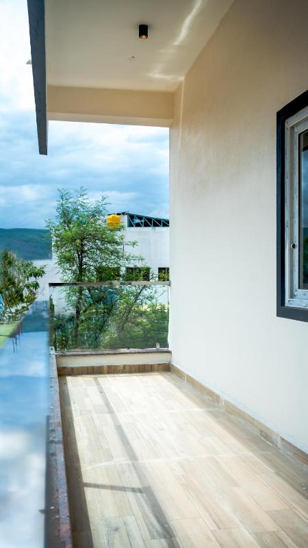 Hotel Sun Suites - A unit of SUN Group - Spacious Rooms - Brand New Building - image 2