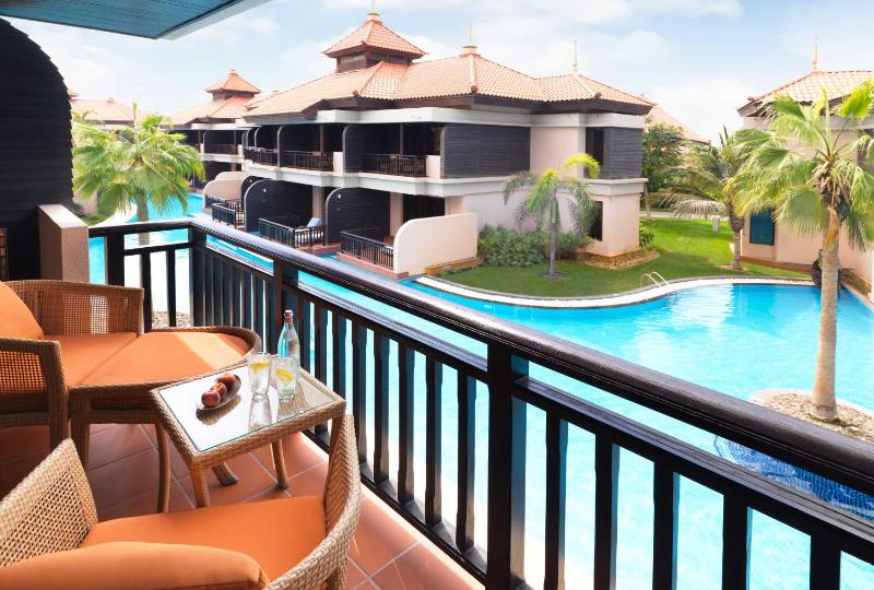 Premier Lagoon View Room image 1
