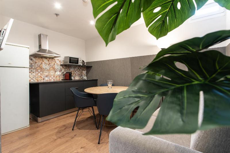 Apartment (4 Adults) image 2