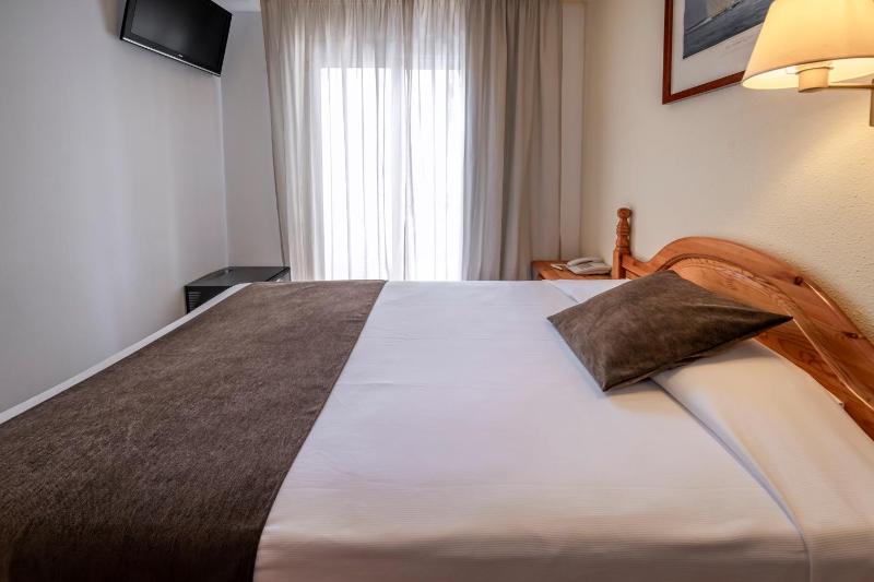 Single Room image 4