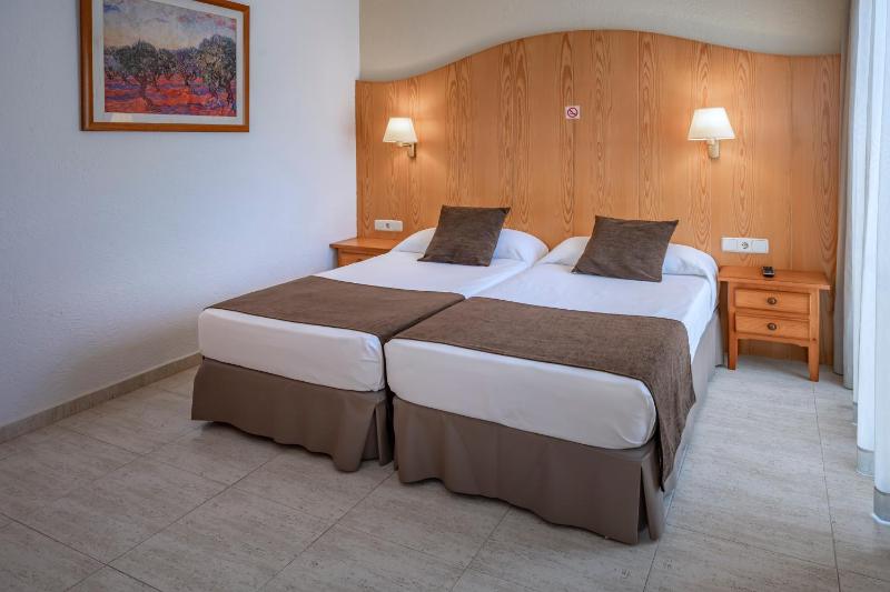 Double or Twin Room with Balcony image 1