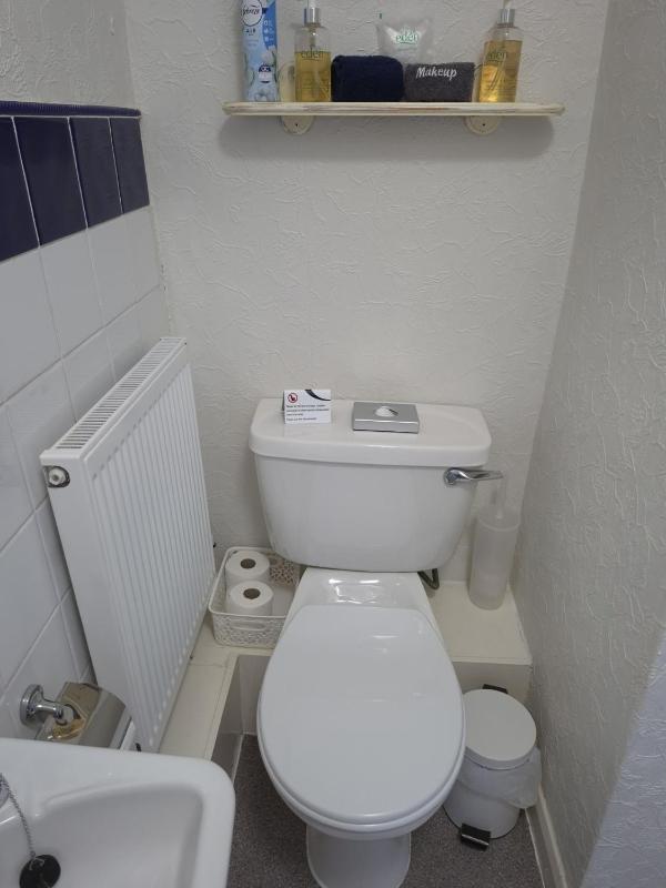 Standard Single Room with Shower image 2