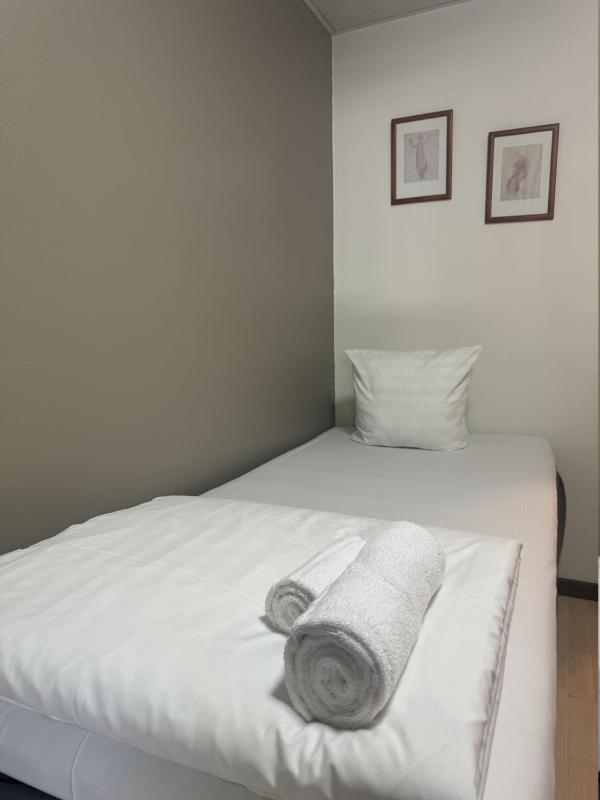 Single Room image 1
