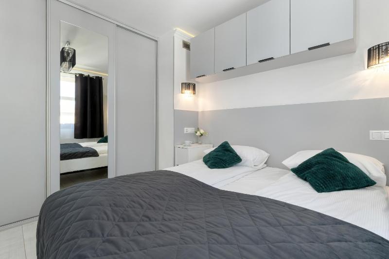 Exceptional Apartments in Sopot by Noclegi Renters - image 7