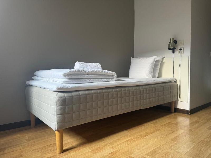 Single Room image 4