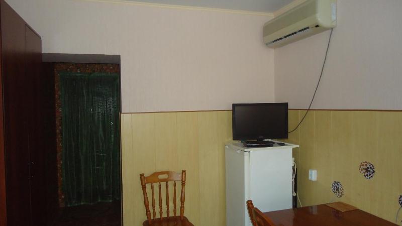 Standard Quadruple Room image 2