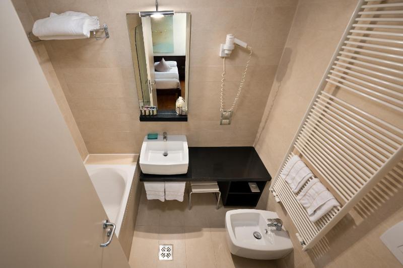Comfort Double Room image 4