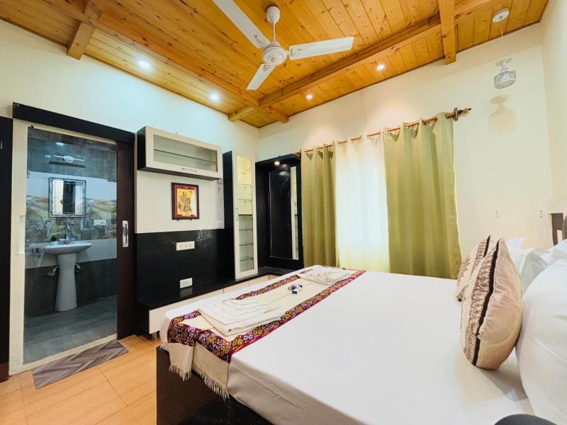 Night Sky Stay kasauli Entire 3BHK 4BHK 6BHK peaceful with massive Garden Walking Path - image 17