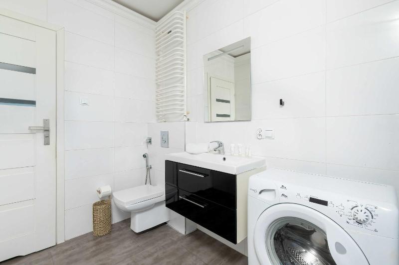 Spacious Apartment in Sopot for 8 People by Noclegi Renters - image 4