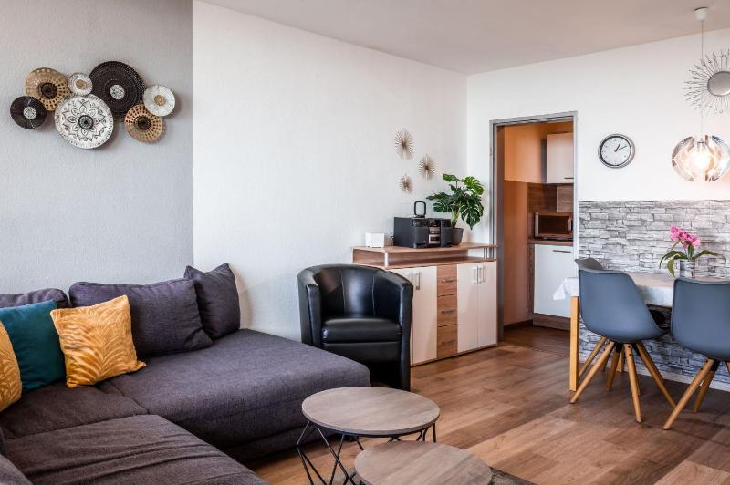 Comfort One-Bedroom Apartment image 3