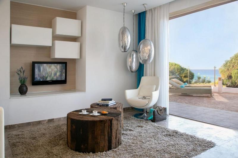 Exquisite Protaras Villa Villa Bulat 4 Bedrooms Beachfront - image 12