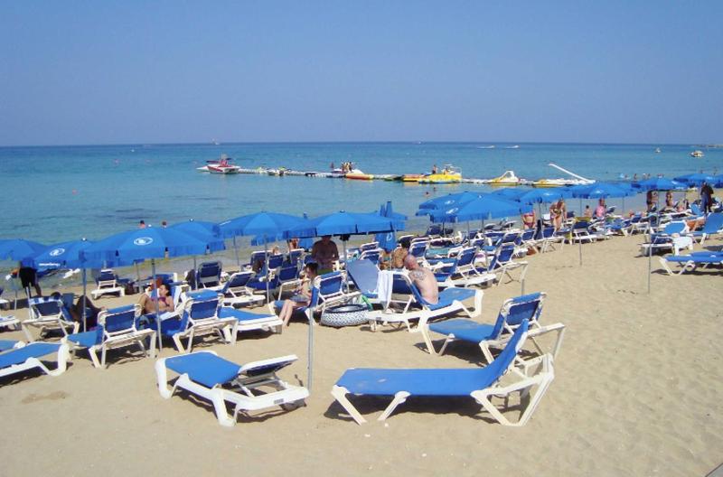 Exquisite Protaras Villa Villa Bulat 4 Bedrooms Beachfront - image 9