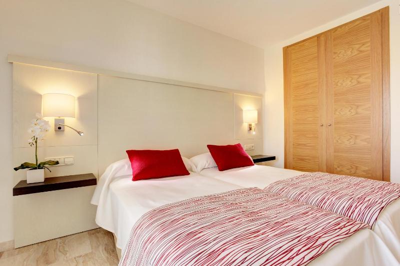 Double Room (2 Adults) image 4