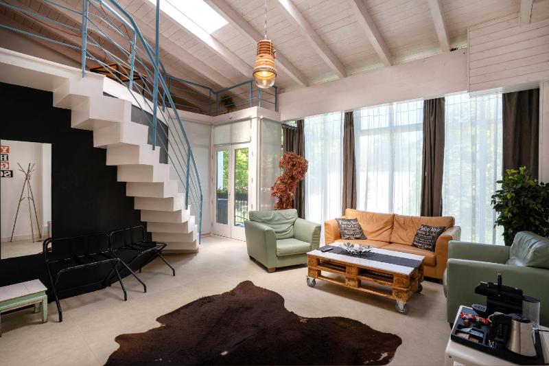 Luxury Suite with Hot Tub image 4