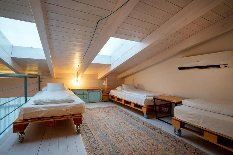 Luxury Suite with Hot Tub image 2