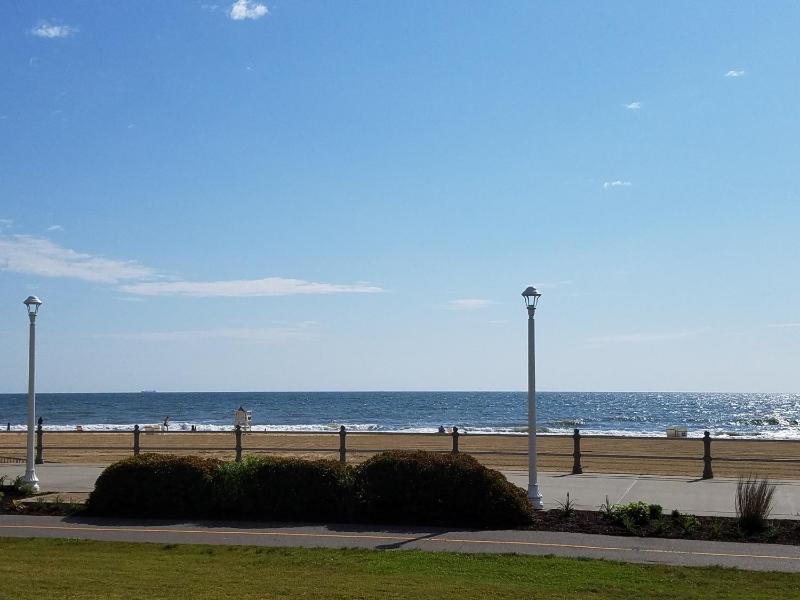 The Breakers Resort Inn - image 37