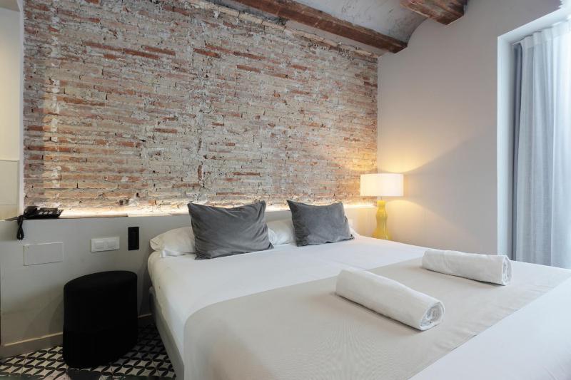 Double or Twin Room image 4