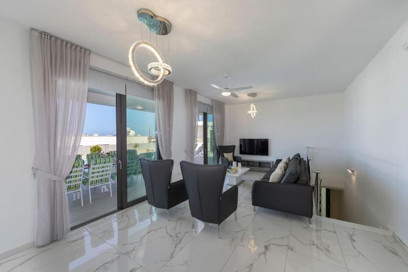 Luxury Paphos Villa Villa Adaris 5 Bedroom Villa Private Swimming Pool - image 15