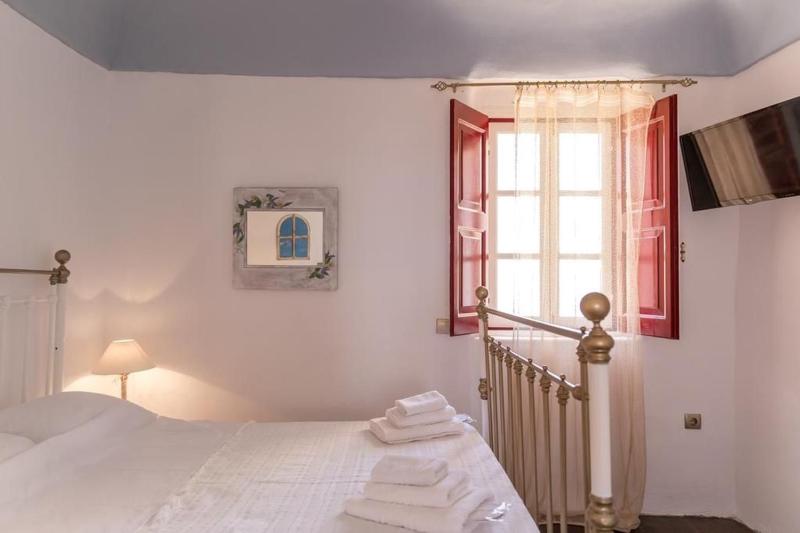 Beautiful Oia Villa Spectacular Sea Views Sunset & Caldera Views Aegean - image 23