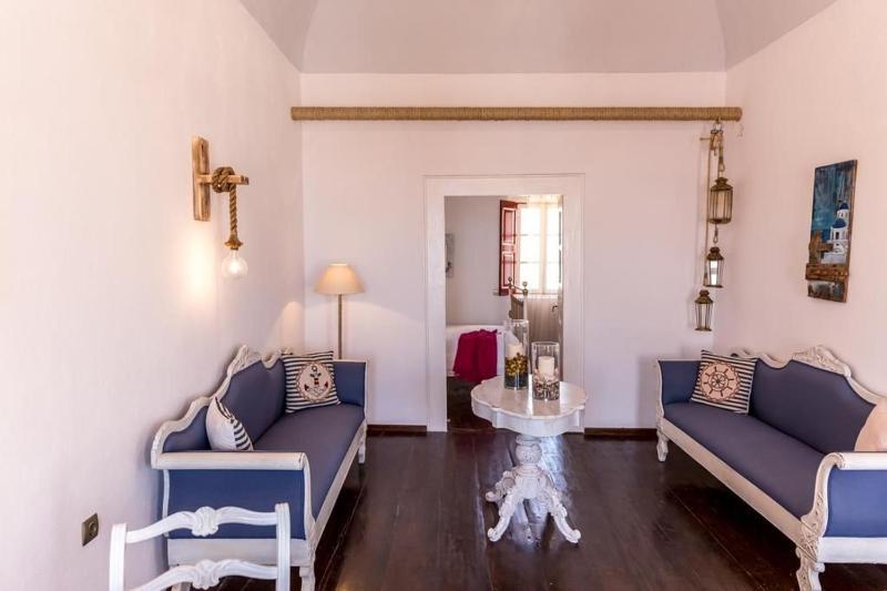 Beautiful Oia Villa Spectacular Sea Views Sunset & Caldera Views Aegean - image 4