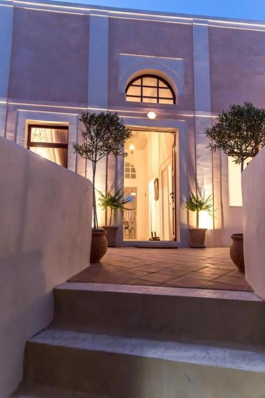 Beautiful Oia Villa Spectacular Sea Views Sunset & Caldera Views Aegean - image 10