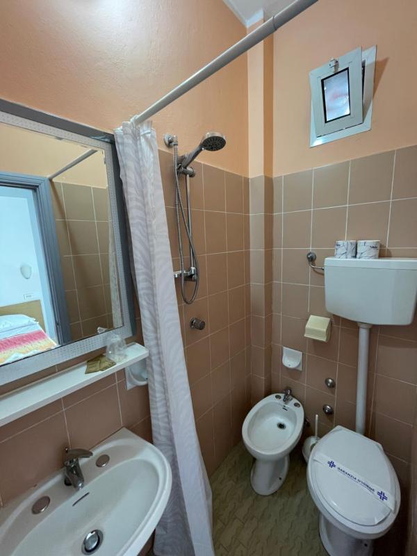 Economy Single Room image 4