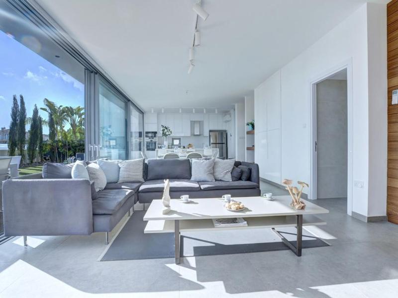 Villa Limni Dyo - Luxurious Contemporary 3 Bedroom Villa With Sea Views And Hot - image 9