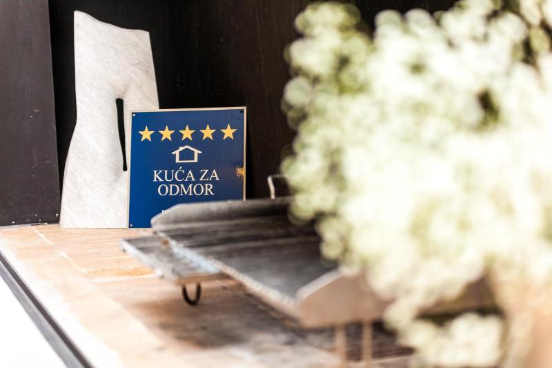 Illustrious Brac Villa 6 Bedrooms Villa Bol Waterfront Private Pool - image 26