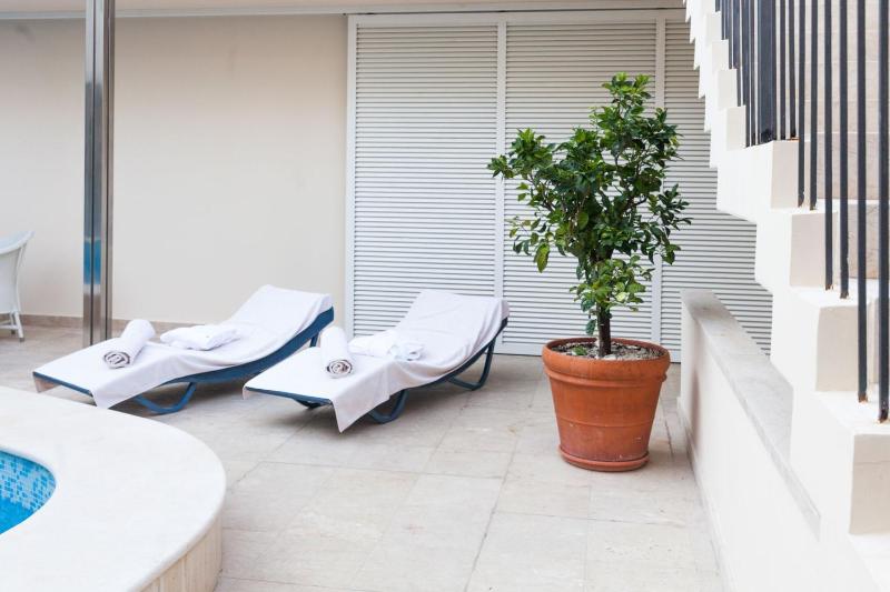 Illustrious Brac Villa 6 Bedrooms Villa Bol Waterfront Private Pool - image 24