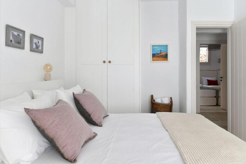 Luxury Paros Villa Villa Ianthe Striking Beauty 4 Bedrooms - image 6