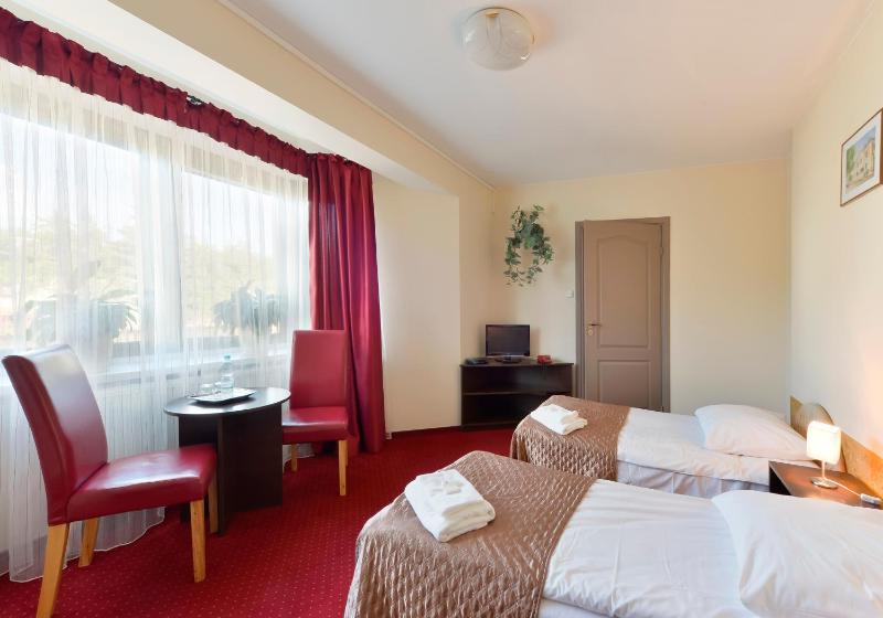 Classic Quadruple Room image 4