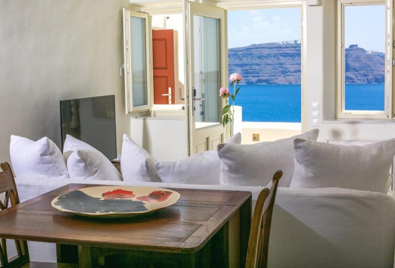 Elegant Santorini Villa Villa Spyros Villa Demi Private Hot Tub - image 12