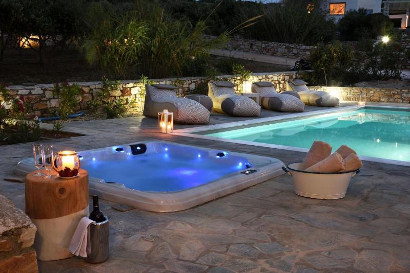 Executive Paros Villa Villa Aiolos Private Pool & Jacuzzi Villa Kostos - image 14