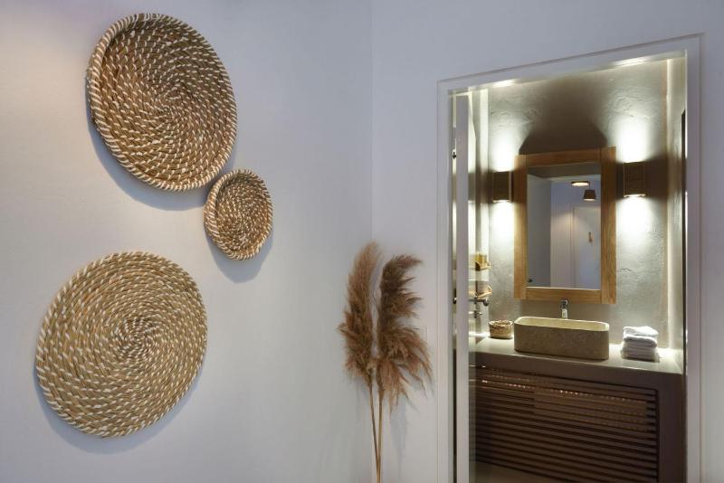 Executive Paros Villa Villa Aiolos Private Pool & Jacuzzi Villa Kostos - image 8