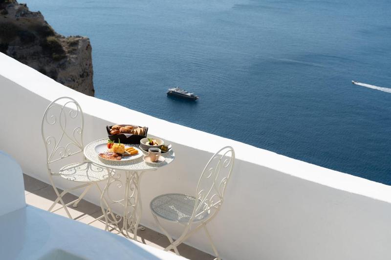 Magnificent Santorini Suite Luxury Suite With Sea View And Hot - image 3