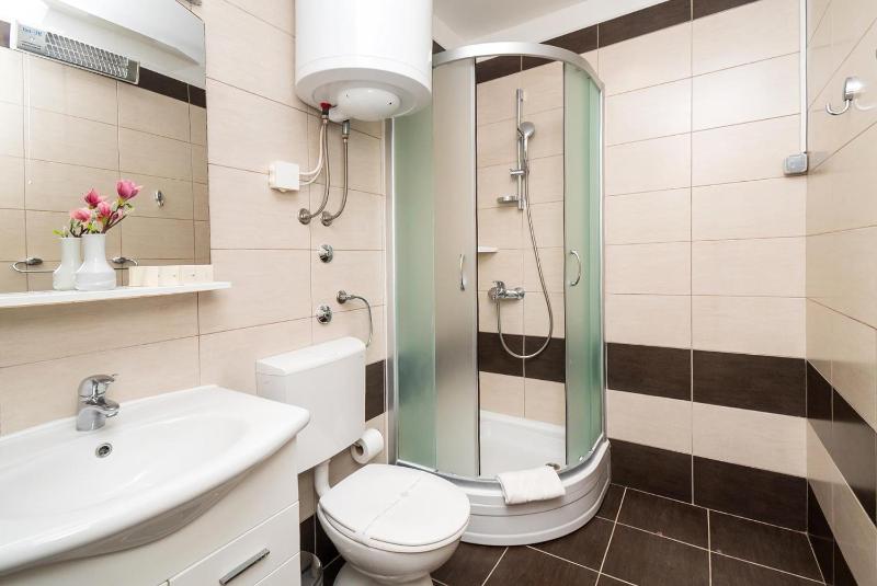 One-Bedroom Apartment with Sea View image 2